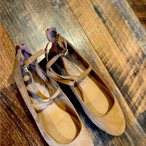 Pinkish Brown Elegant Flat